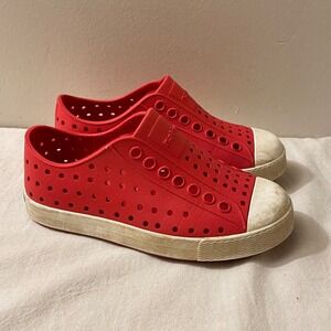 Native Shoes Kids C9 Red Jefferson Slip On Kids Sneakers Water Shoes